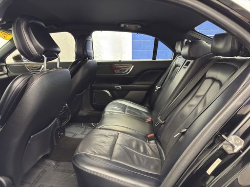 Used 2019 Lincoln Continental AWD w/ Equipment Group 500A image 22