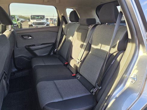 Used 2022 Nissan Rogue SV image 21