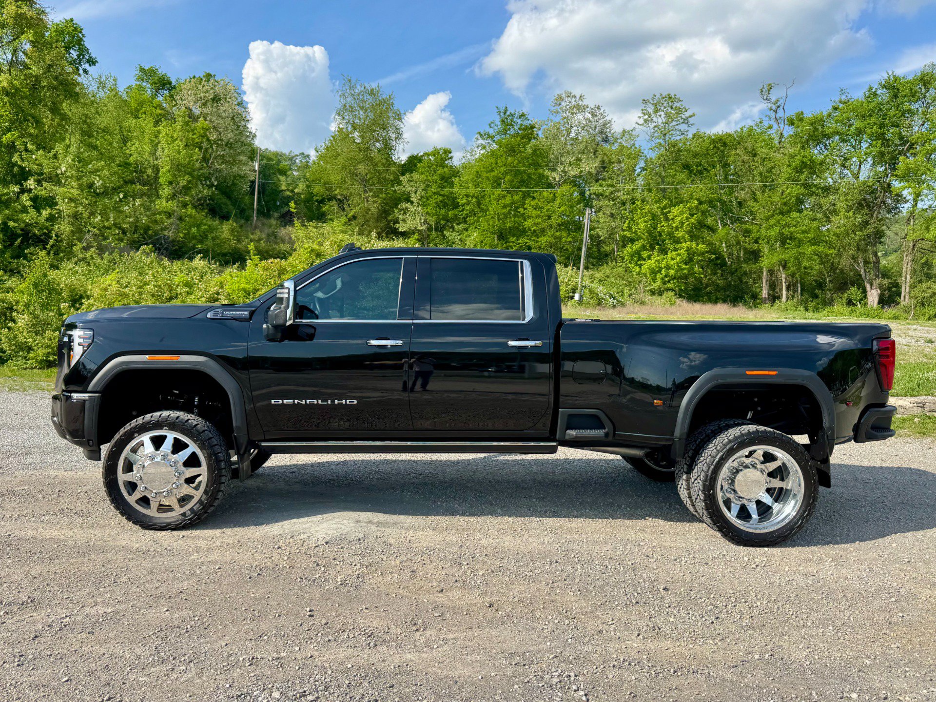 Used 2024 GMC Sierra 3500 Denali Ultimate AWD/4WD image 5