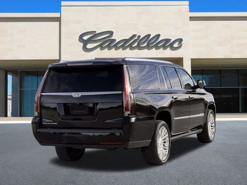 Used 2020 Cadillac Escalade ESV Platinum image 3