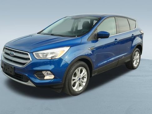 Used 2017 Ford Escape SE w/ SE Cold Weather Package image 3