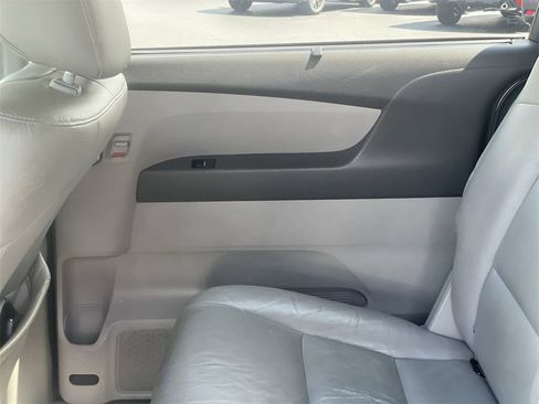 Used 2011 Honda Odyssey EX-L image 21