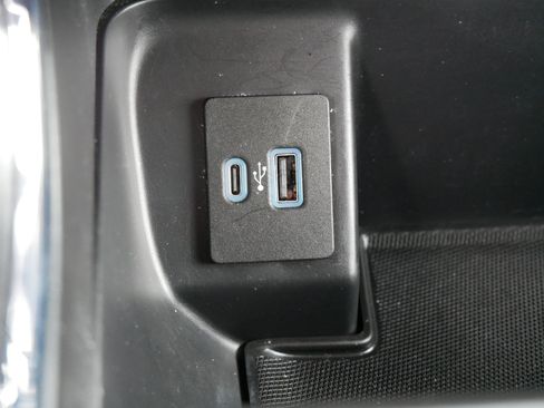 Certified 2022 Ford F150 XLT w/ Equipment Group 302A High image 34