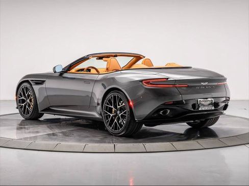 Used 2025 Aston Martin DB12 Convertible RWD image 2