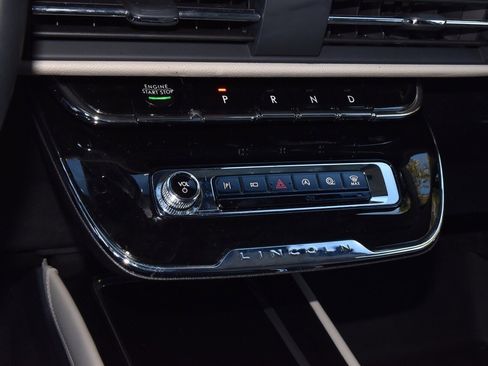 Certified 2025 Lincoln Corsair AWD w/ Equipment Group 101A image 30