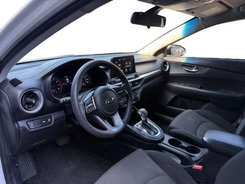 Used 2021 Kia Forte LXS FWD image 9