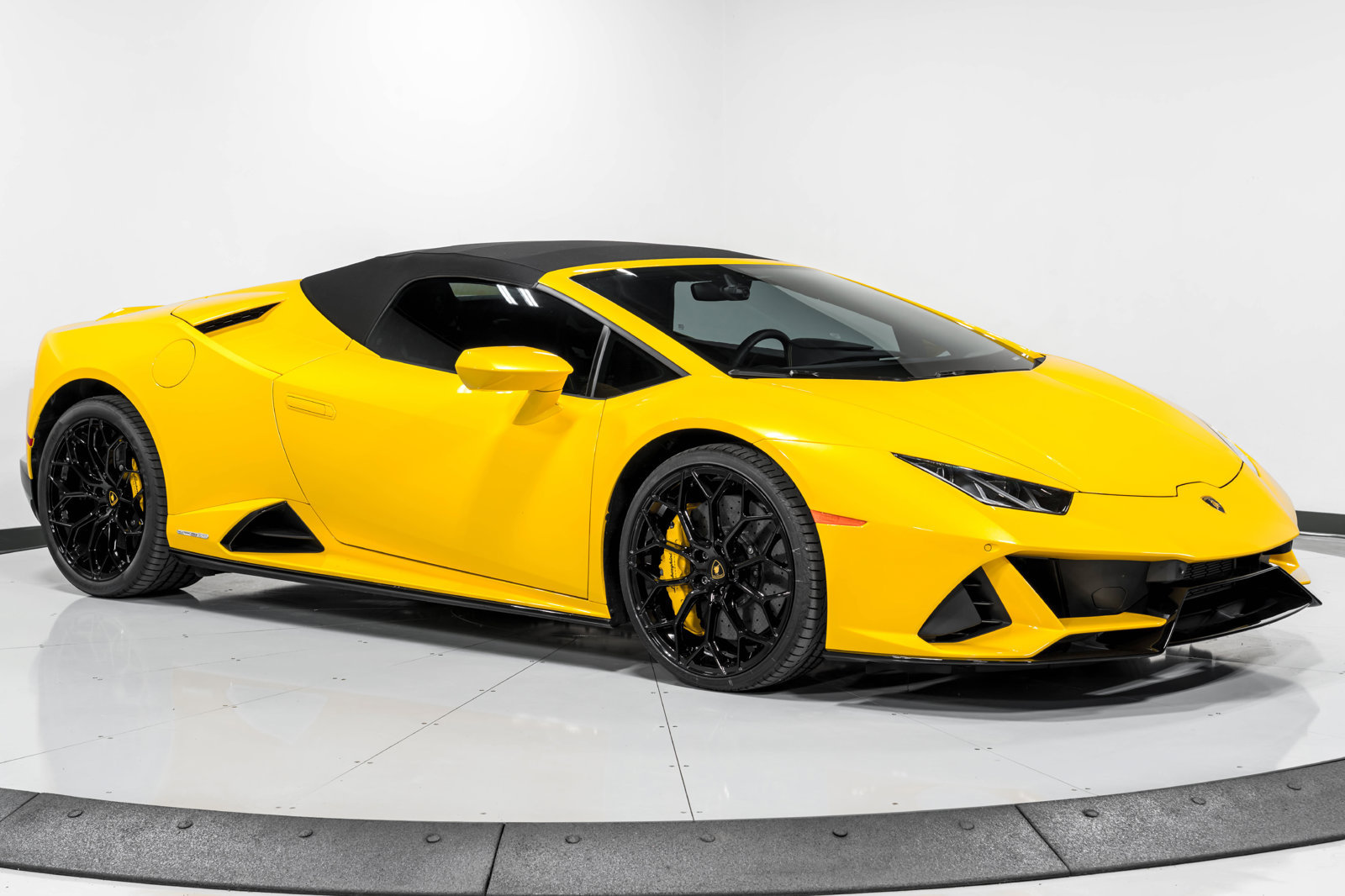 Used 2024 Lamborghini Huracan EVO AWD/4WD image 39