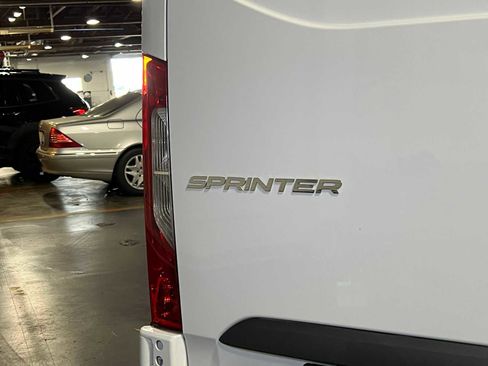 Used 2025 Mercedes-Benz Sprinter 2500 image 14
