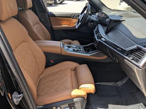Used 2023 BMW X7 xDrive40i w/ M Sport Package AWD/4WD image 37