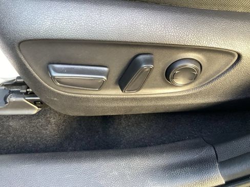 Used 2025 Toyota RAV4 XLE AWD/4WD image 15