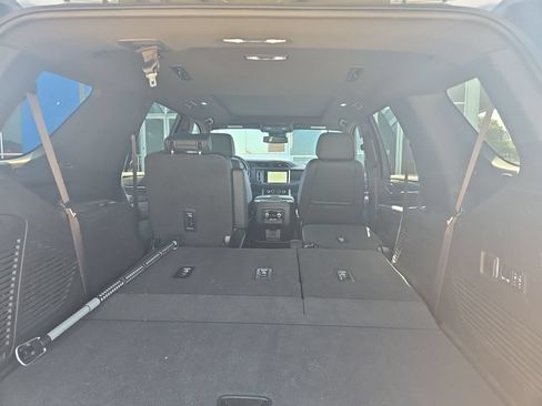 Used 2023 GMC Yukon Denali AWD/4WD image 15
