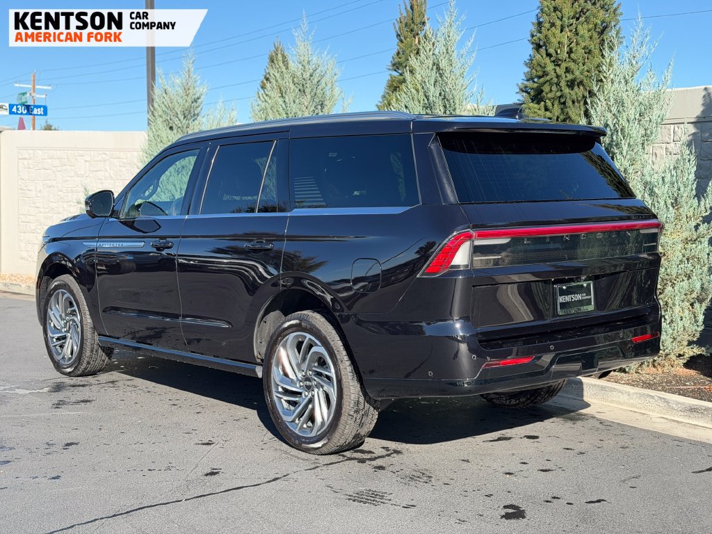 Used 2025 Lincoln Navigator Reserve AWD/4WD image 5