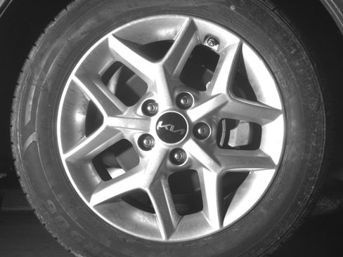 Used 2025 Kia Soul LX w/ LX Technology Package FWD image 13
