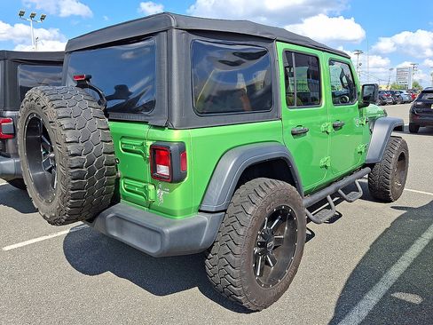 Used 2018 Jeep Wrangler Unlimited Sport AWD/4WD image 4