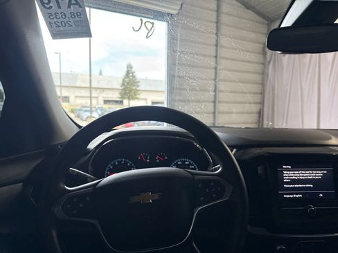 Used 2021 Chevrolet Traverse LS FWD image 23