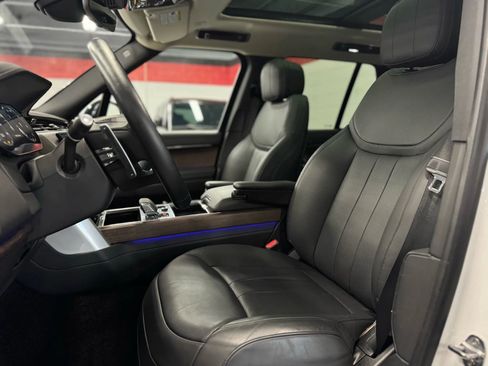Used 2023 Land Rover Range Rover SE image 14
