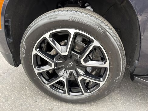 Used 2025 Chevrolet Tahoe RST RWD image 36