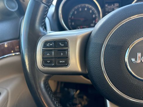 Used 2013 Jeep Grand Cherokee Limited image 19