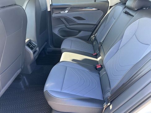 New 2026 Volkswagen Tiguan SE FWD image 13