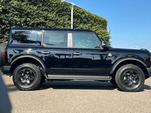 New 2025 Ford Bronco Outer Banks image 3