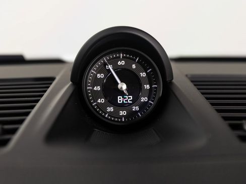 Certified 2025 Porsche 911 Carrera image 38