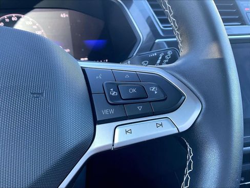 Certified 2023 Volkswagen Tiguan SE image 24