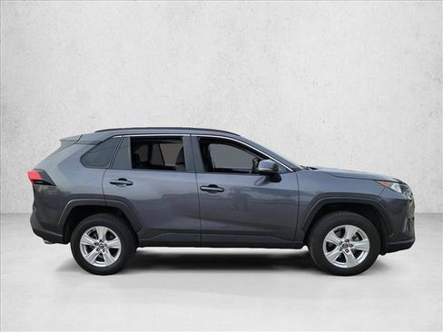 Used 2020 Toyota RAV4 XLE image 4