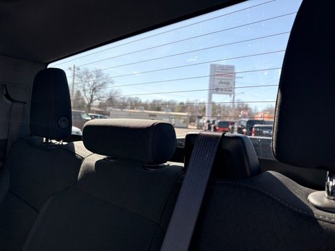 Used 2025 Chevrolet Silverado 1500 LT image 12