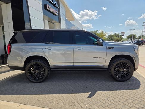 New 2026 GMC Yukon Denali Ultimate AWD/4WD image 8