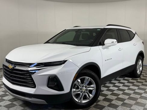Used 2020 Chevrolet Blazer LT image 2