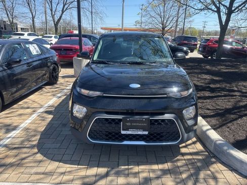 Used 2020 Kia Soul LX image 3