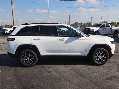 New 2025 Jeep Grand Cherokee Limited image 3