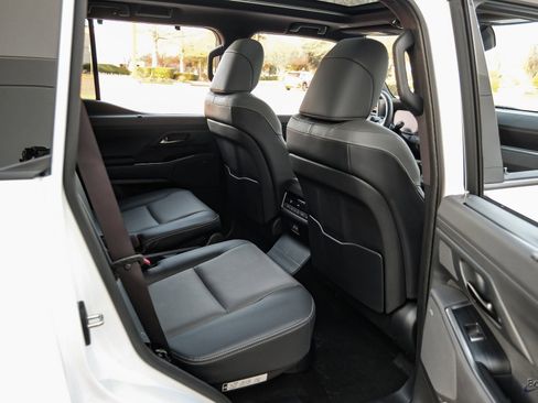 Used 2025 Lexus GX 550 w/ Accessory Package (2T) image 63