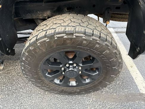Used 2019 RAM 2500 Laramie w/ Black Appearance Package AWD/4WD image 13