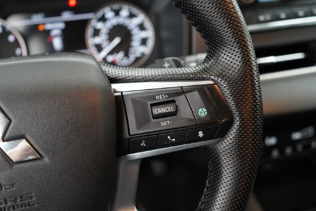 Used 2023 Mitsubishi Outlander SE AWD/4WD image 18