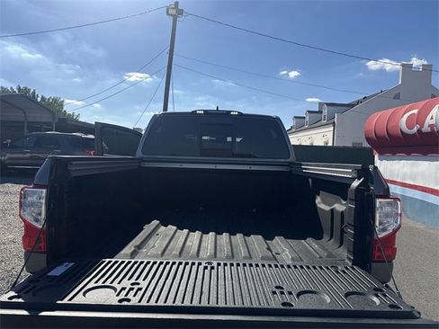 Used 2023 Nissan Titan SV w/ SV Convenience Package image 22