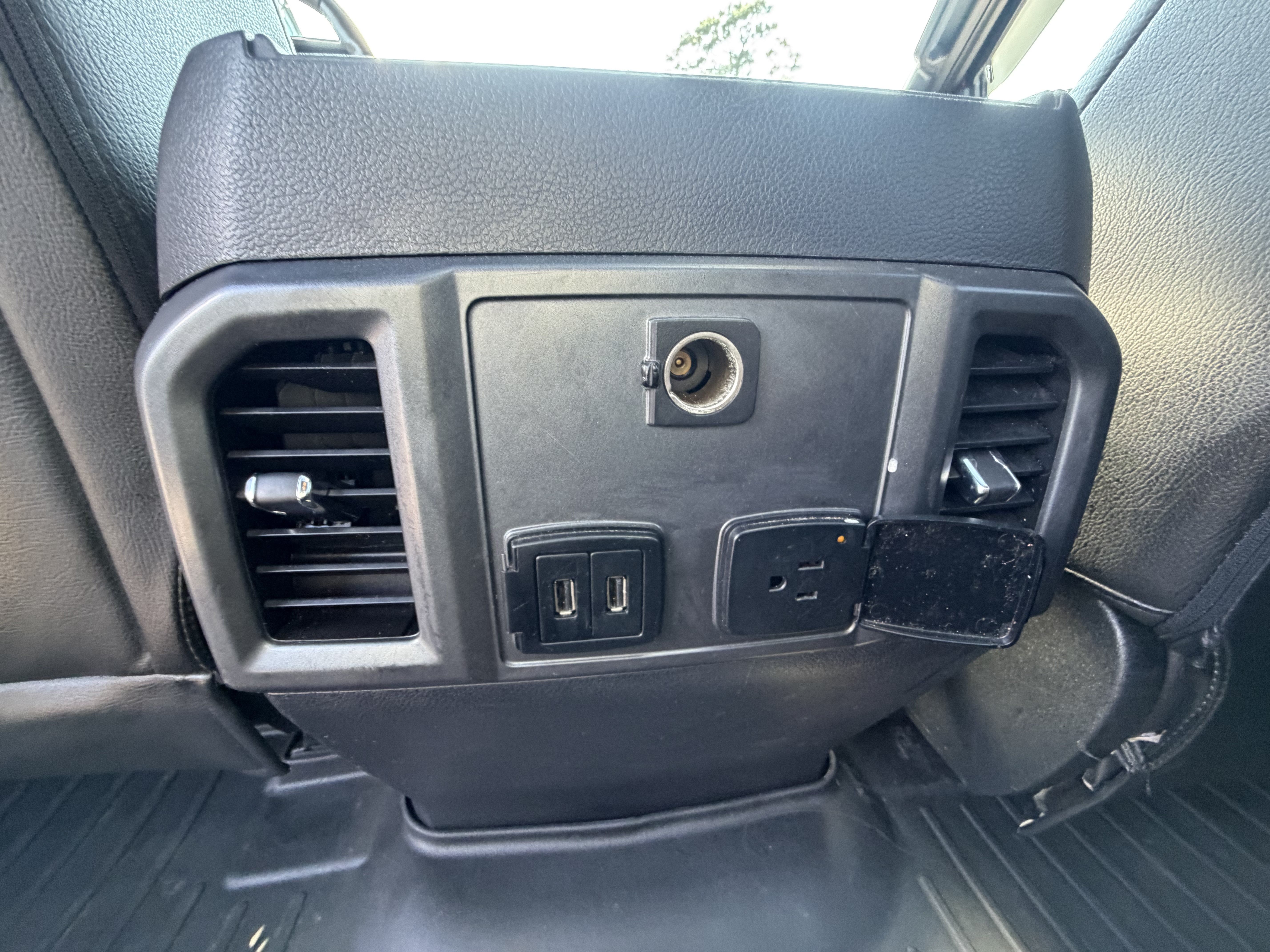 Used 2019 Ford F150 XLT w/ Equipment Group 302A Luxury AWD/4WD image 19