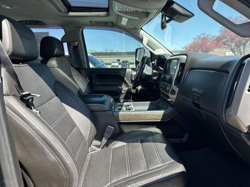 Used 2019 GMC Sierra 3500 Denali w/ Duramax Plus Package image 5