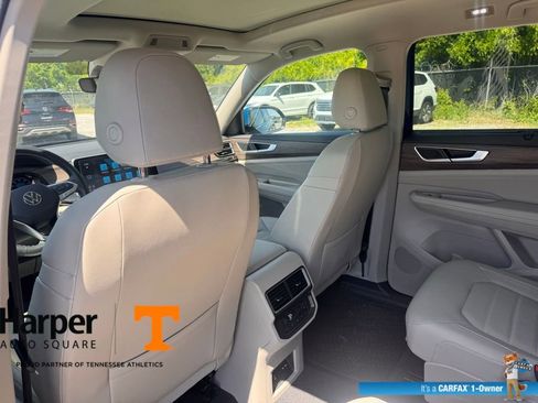 Used 2025 Volkswagen Atlas SEL AWD/4WD image 11
