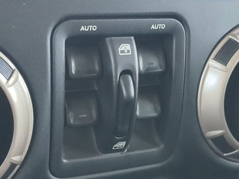 Used 2017 Jeep Wrangler Unlimited Sahara AWD/4WD image 20
