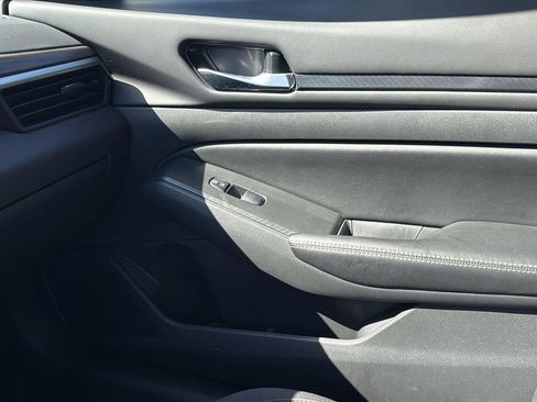 Used 2024 Nissan Altima 2.5 SV image 24