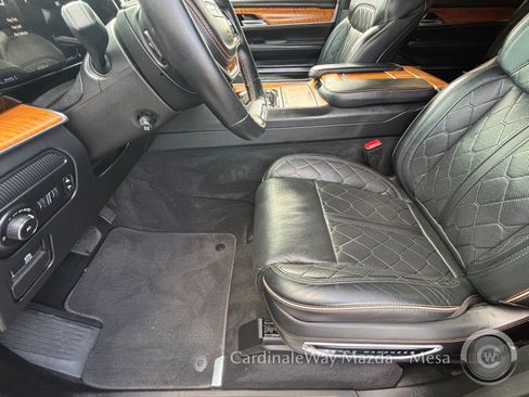 Used 2022 Jeep Grand Wagoneer Series III image 19