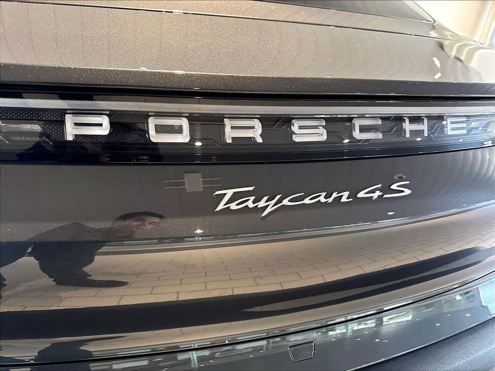 Used 2021 Porsche Taycan 4S AWD/4WD image 36