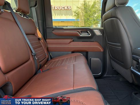 Used 2024 GMC Sierra 3500 Denali Ultimate AWD/4WD image 29