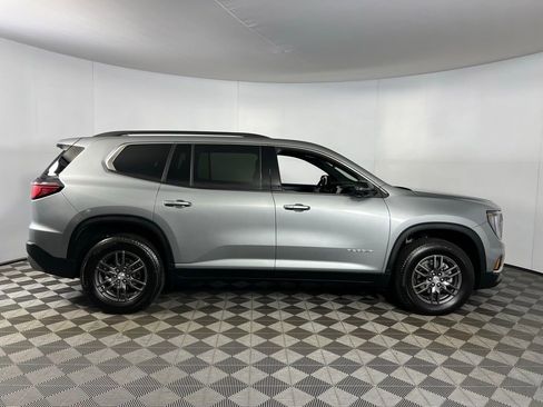 Used 2025 GMC Acadia Elevation image 5