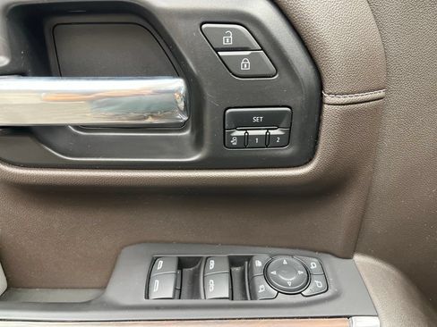 Used 2022 GMC Sierra 1500 SLT w/ SLT Premium Plus Package AWD/4WD image 9