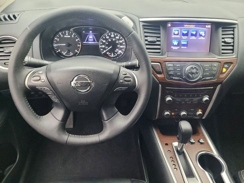 Used 2017 Nissan Pathfinder Platinum w/ Cargo Package image 22