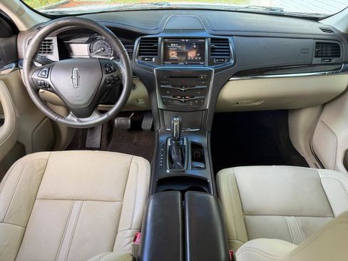 Used 2015 Lincoln MKS FWD image 13