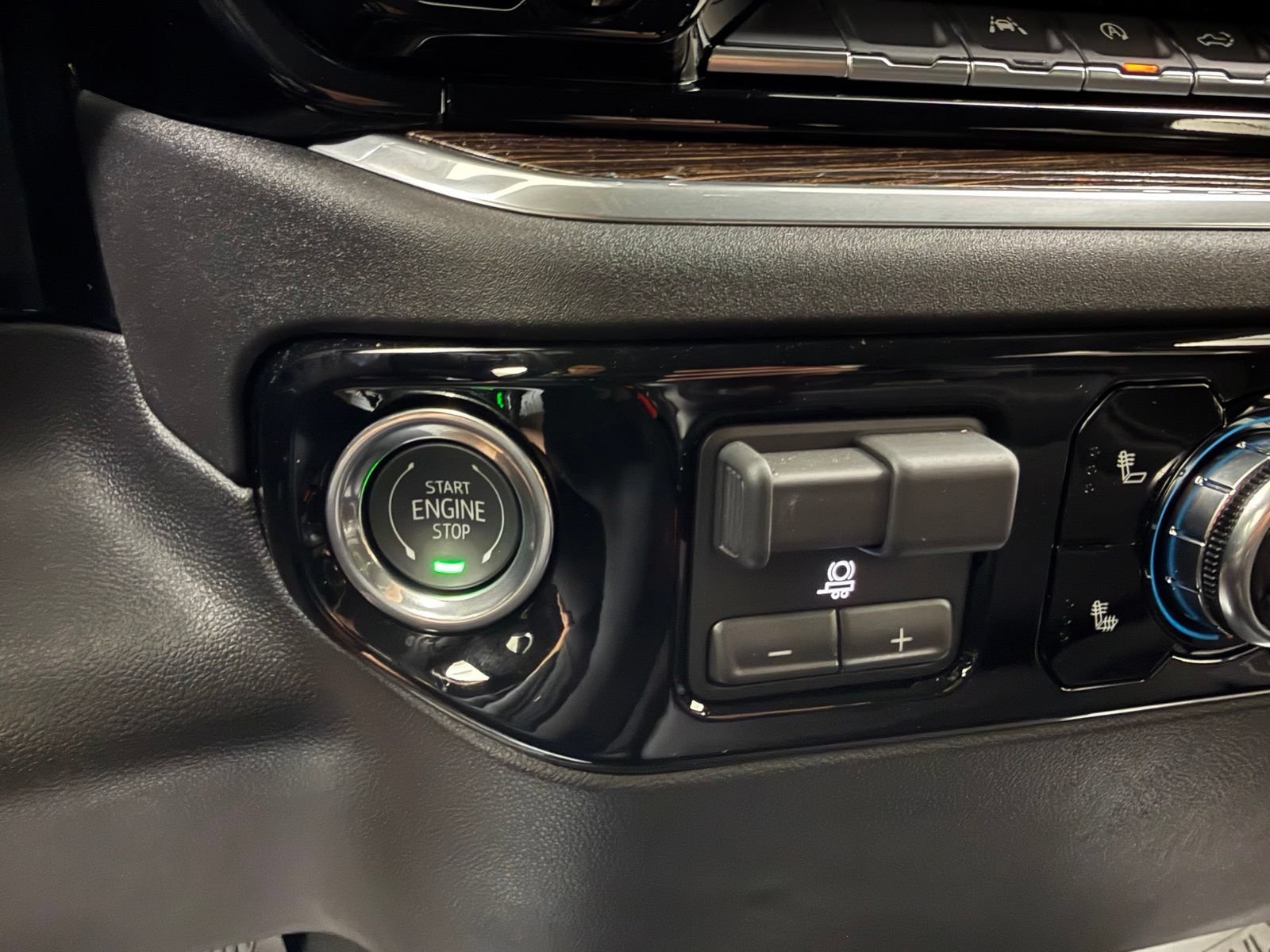 Used 2026 GMC Sierra 1500 SLE w/ Preferred Package RWD image 21