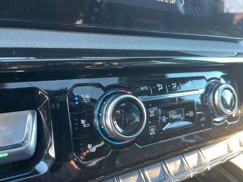 Used 2024 GMC Sierra 1500 AT4 w/ Technology Package image 25